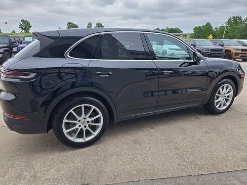 Used 2024 Porsche Cayenne w/ Premium Package AWD/4WD image 13
