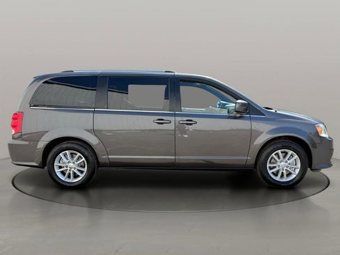 Used 2019 Dodge Grand Caravan SXT FWD image 8