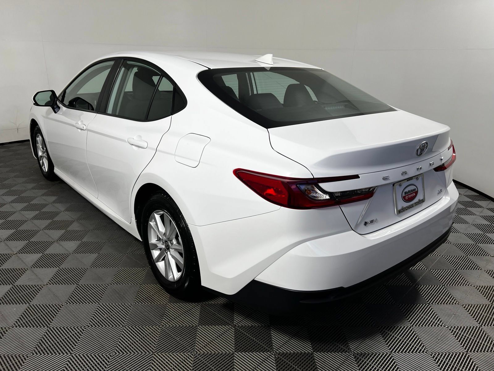 Used 2025 Toyota Camry LE FWD image 7