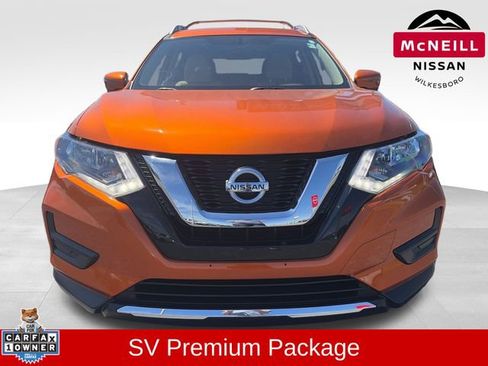 Used 2017 Nissan Rogue SV w/ SV Premium Package AWD/4WD image 2