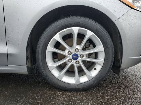 Used 2020 Ford Fusion SE image 5