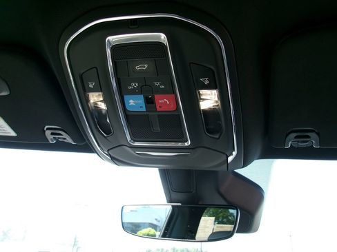 Certified 2025 Jeep Wagoneer 4WD image 20