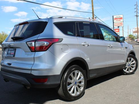 Used 2017 Ford Escape Titanium FWD image 4