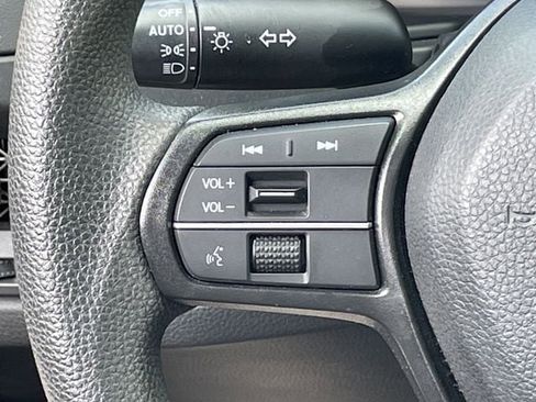 Used 2023 Honda Accord EX image 12