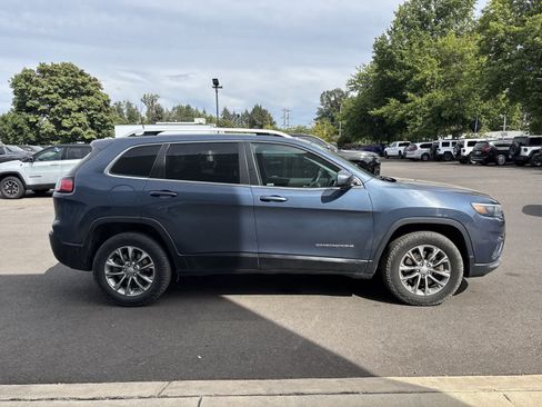 Used 2019 Jeep Cherokee Latitude Plus AWD/4WD image 4