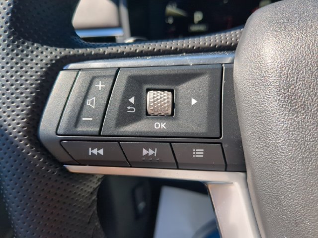 Used 2025 Mitsubishi Outlander SE FWD image 33