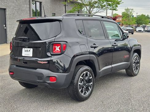 Used 2023 Jeep Renegade Trailhawk AWD/4WD image 31