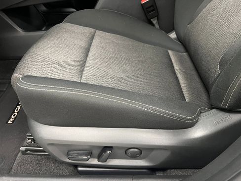 Used 2024 Nissan Rogue SV image 22