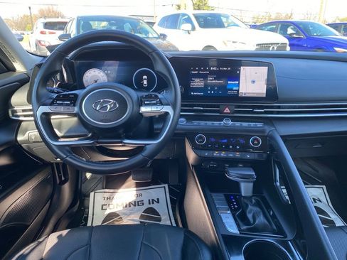 Certified 2023 Hyundai Elantra Limited w/ Winter Weather Package image 10