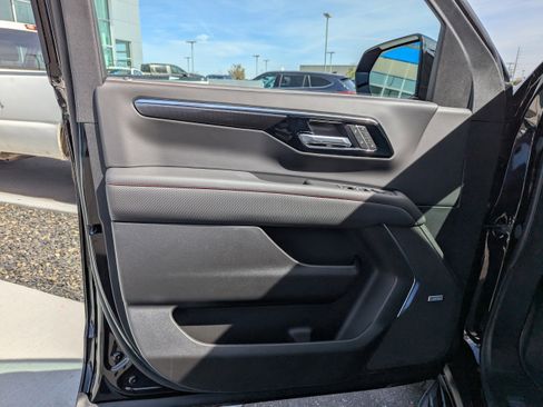 New 2026 Chevrolet Suburban RST image 8