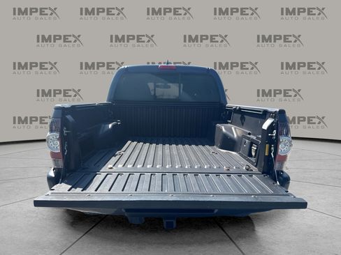 Used 2012 Toyota Tacoma 4x4 Double Cab w/ TRD Sport Pkg image 5