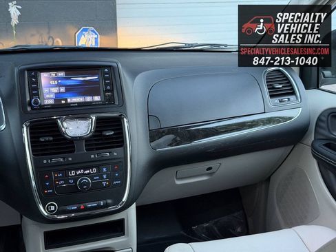 Used 2013 Chrysler Town & Country Touring FWD image 35