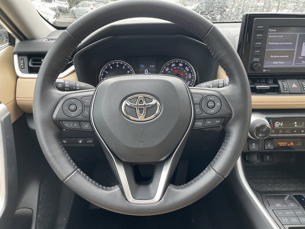 Certified 2022 Toyota RAV4 XLE Premium AWD/4WD image 16