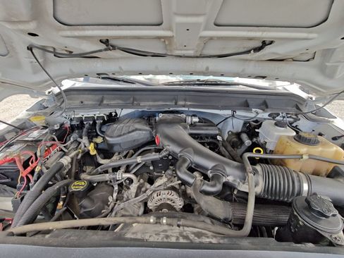 Used 2016 Ford F550 4x4 Regular Cab Super Duty image 34