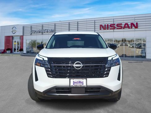 New 2026 Nissan Pathfinder S image 10