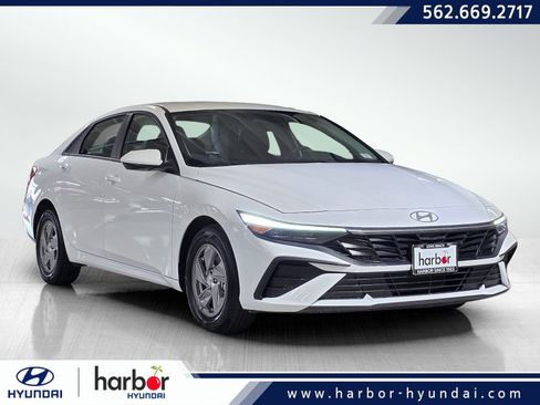 New 2026 Hyundai Elantra SE image 1