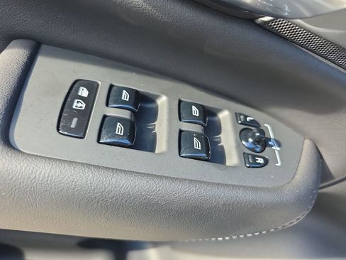 Certified 2025 Volvo XC90 B5 Core image 32