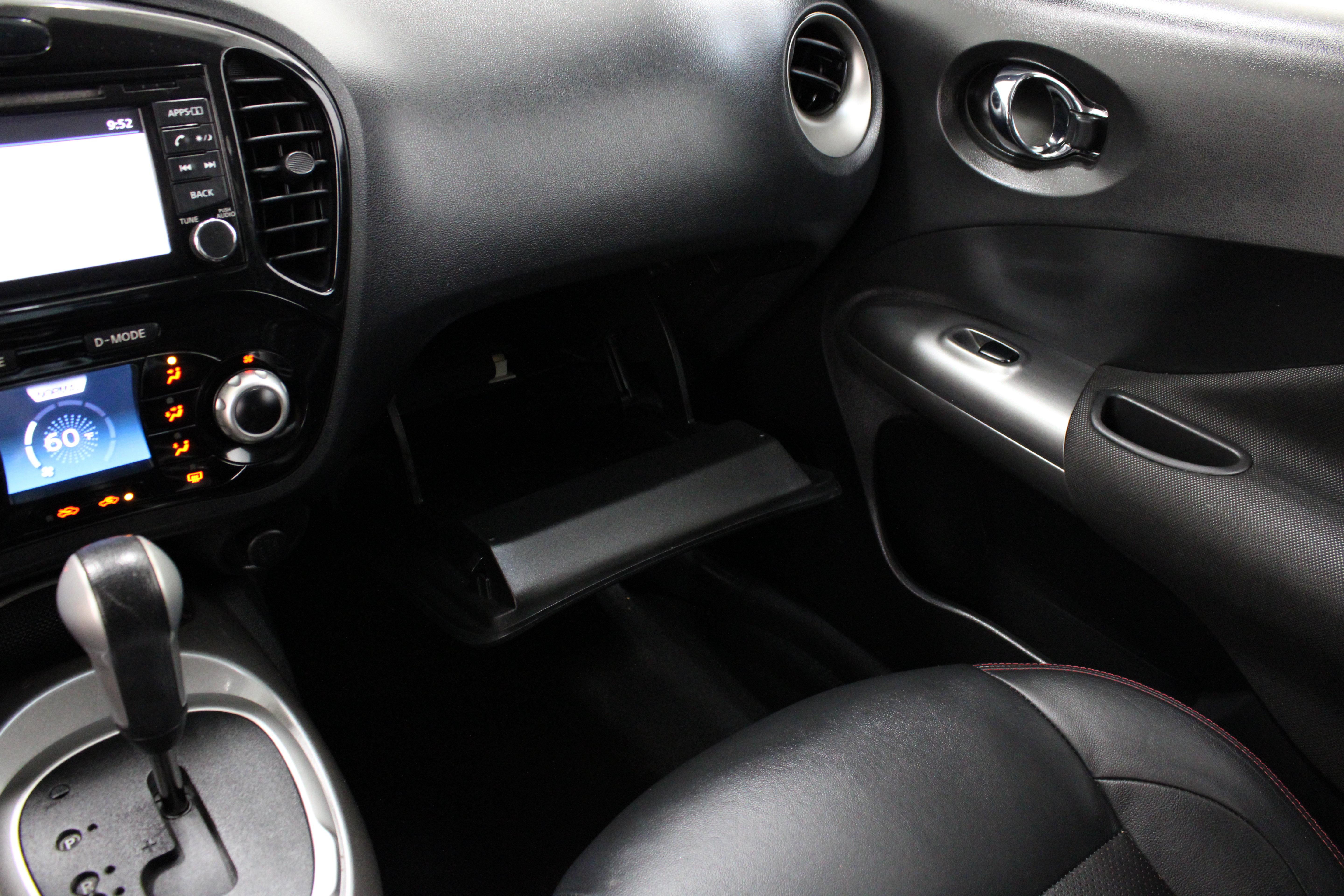 Used 2016 Nissan Juke SL FWD image 24