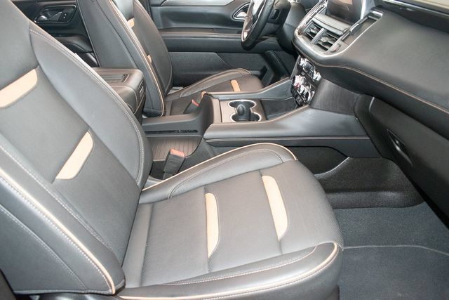 Used 2024 GMC Yukon AT4 w/ AT4 Premium Package AWD/4WD image 10