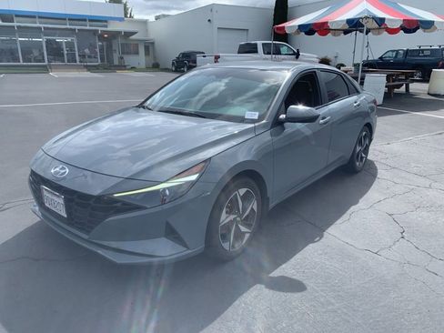 Used 2023 Hyundai Elantra SEL w/ Convenience Package image 1