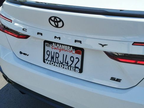 Used 2026 Toyota Camry Hybrid image 9