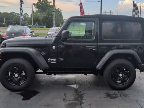 Used 2020 Jeep Wrangler Sport AWD/4WD image 5