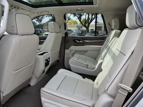 Used 2021 GMC Yukon Denali w/ Denali Premium Package image 13