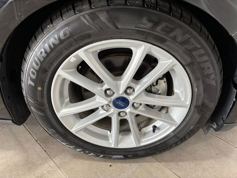 Used 2018 Ford Focus SE image 9