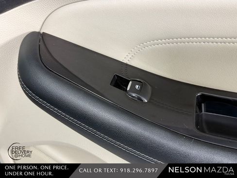 Used 2017 Ford Edge Titanium w/ Equipment Group 301A AWD/4WD image 49