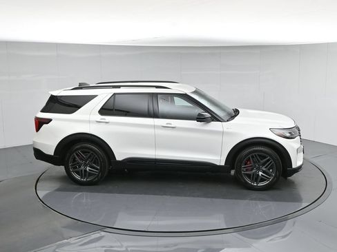 Certified 2025 Ford Explorer ST-Line w/ Premium Package RWD image 57