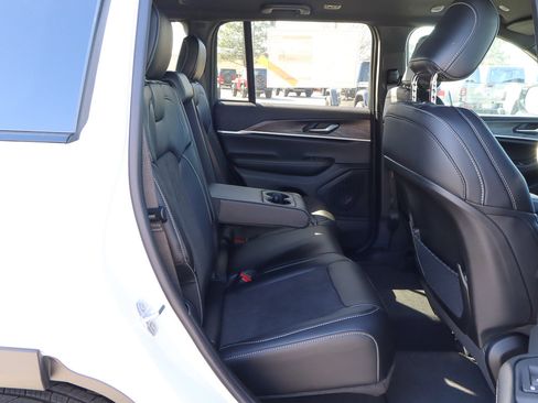New 2026 Jeep Grand Cherokee Altitude AWD/4WD image 23