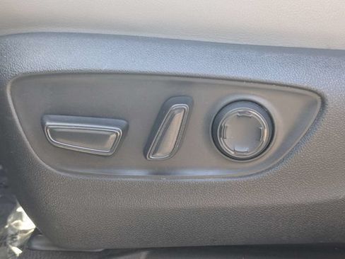 Used 2024 Toyota Sienna XLE FWD image 20