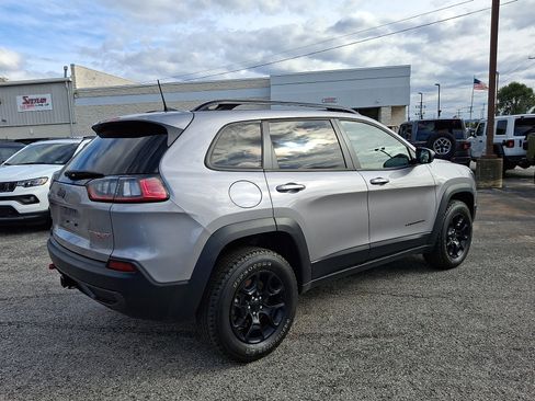 Certified 2022 Jeep Cherokee Trailhawk w/ Premium Leather Package image 8