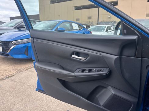 Used 2025 Nissan Sentra SV image 20