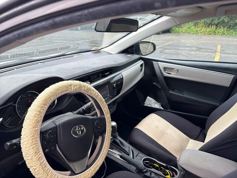 Used 2015 Toyota Corolla LE FWD image 7