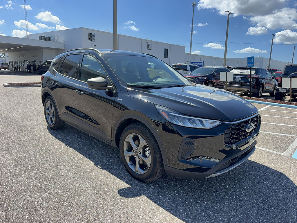 Used 2025 Ford Escape ST-Line FWD image 4