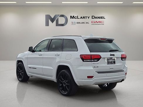 Used 2020 Jeep Grand Cherokee Altitude image 4