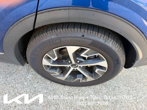 Certified 2024 Kia Sportage EX FWD image 8