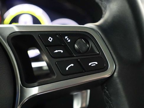 Used 2022 Porsche Cayenne image 28