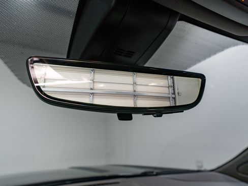 Used 2021 GMC Yukon XL Denali w/ Denali Premium Package image 19