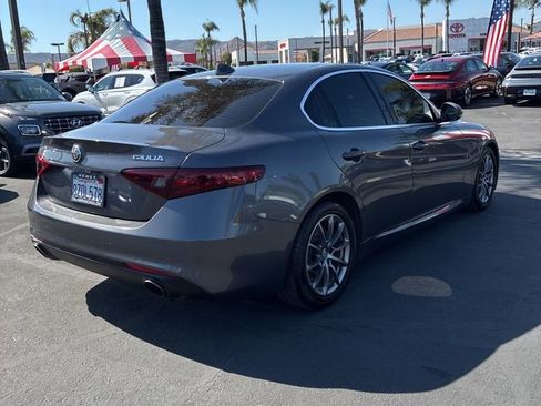 Used 2019 Alfa Romeo Giulia RWD image 3