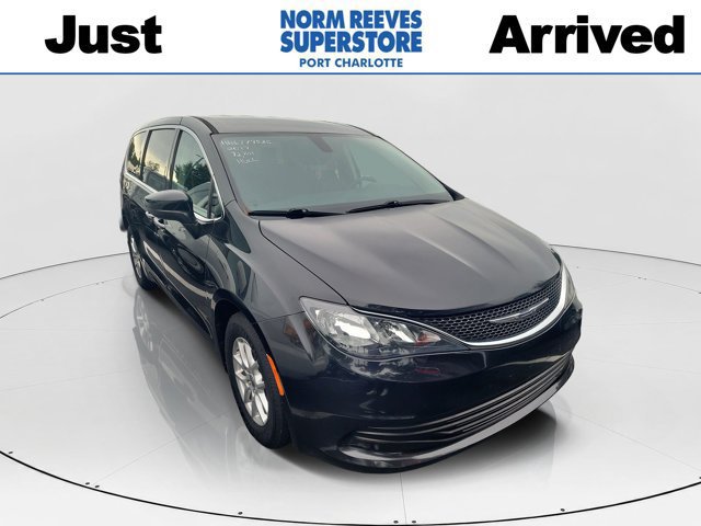 Used 2017 Chrysler Pacifica LX FWD image 1