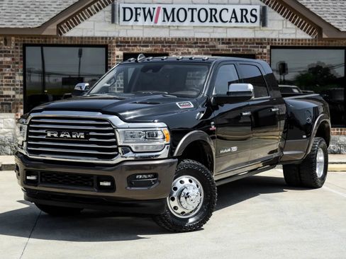 Used 2022 RAM 3500 Limited AWD/4WD image 2