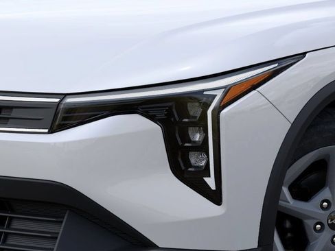Certified 2025 Kia K4 FWD image 11