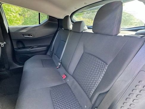 Used 2021 Toyota C-HR LE FWD image 11