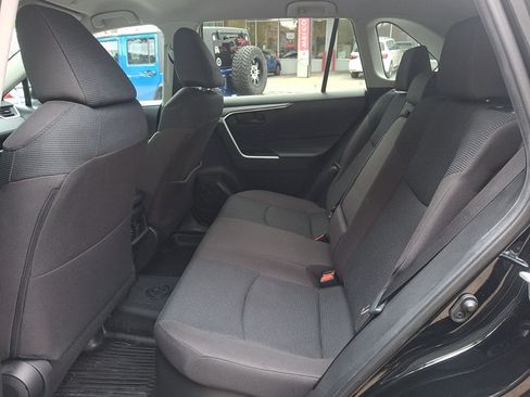 Used 2024 Toyota RAV4 LE AWD/4WD image 10