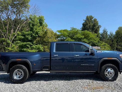 Used 2022 GMC Sierra 3500 Denali AWD/4WD image 9