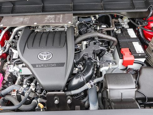 Used 2023 Toyota Highlander LE image 27