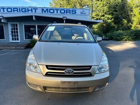 Used 2006 Kia Sedona LX FWD image 2