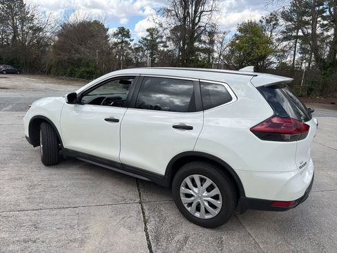 Used 2018 Nissan Rogue S image 7